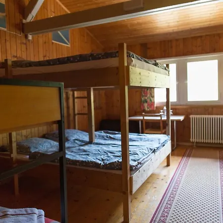 Hostel Chesa Selfranga