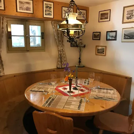 Auberge de jeunesse Chesa Selfranga