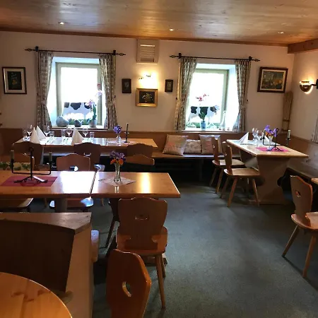 Chesa Selfranga Auberge de jeunesse *