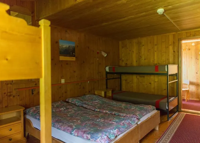 Chesa Selfranga Albergue Klosters-Serneus