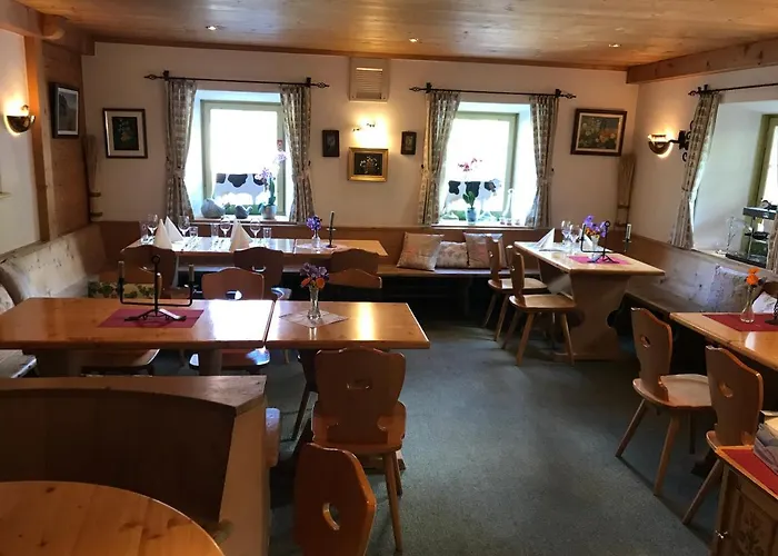 Chesa Selfranga 旅馆 *