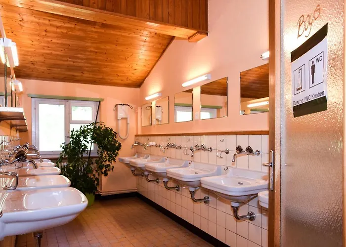 Chesa Selfranga Albergue *