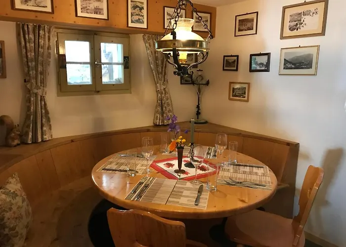 Hostel Chesa Selfranga